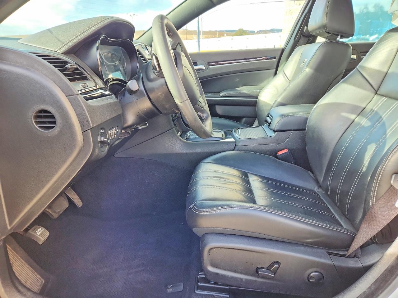 2023 CHRYSLER 300 S photo 25