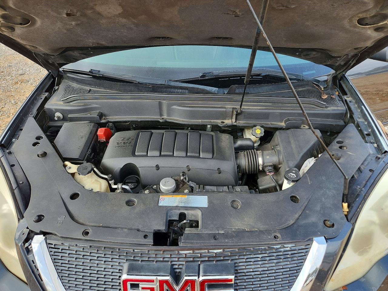 2011 GMC ACADIA SLE photo 12