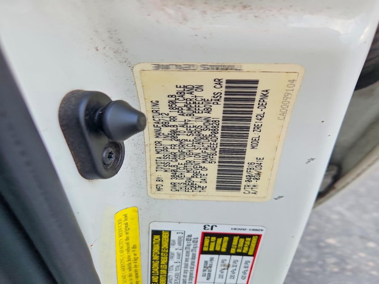 2013 TOYOTA COROLLA BASE photo 12