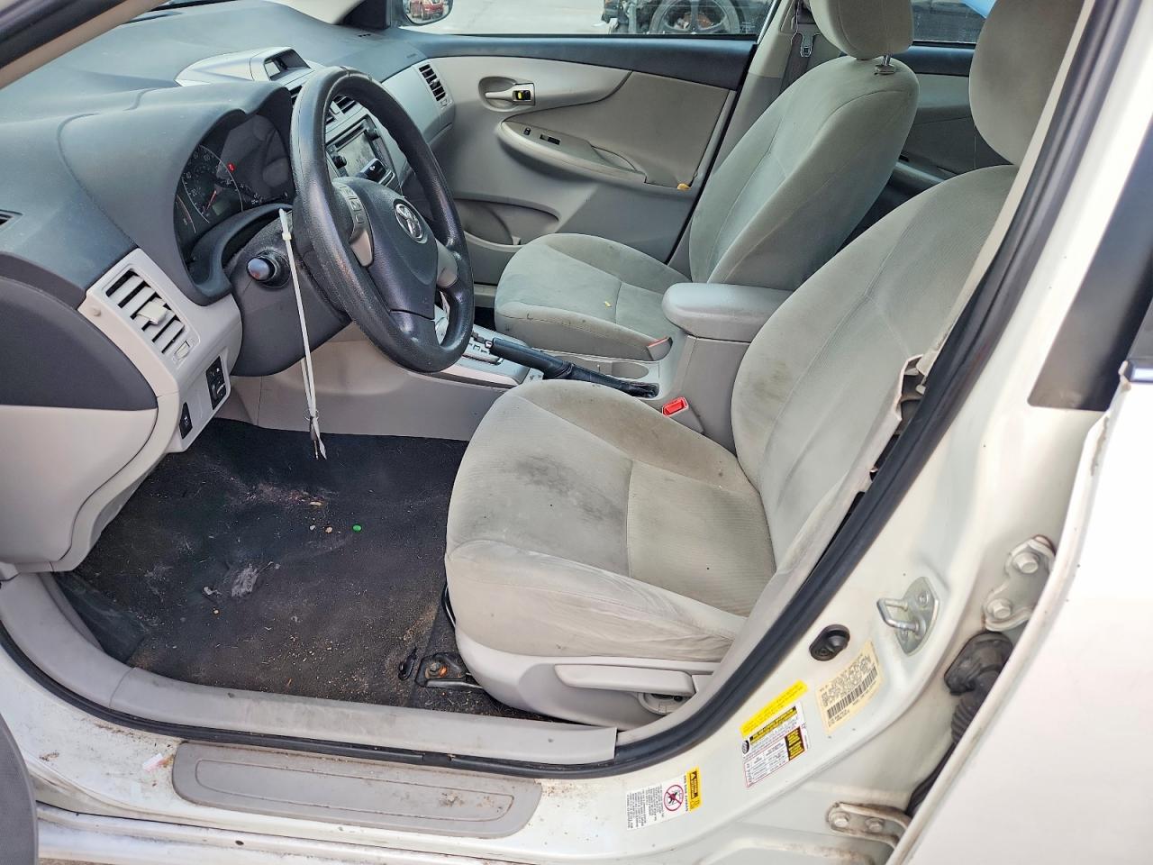 2013 TOYOTA COROLLA BASE photo 7