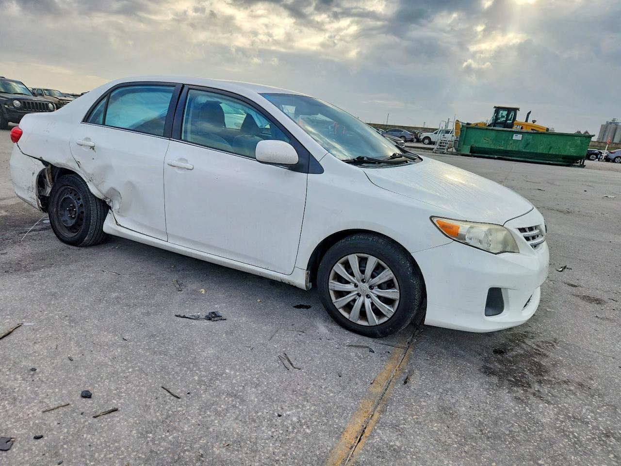 2013 TOYOTA COROLLA BASE photo 4