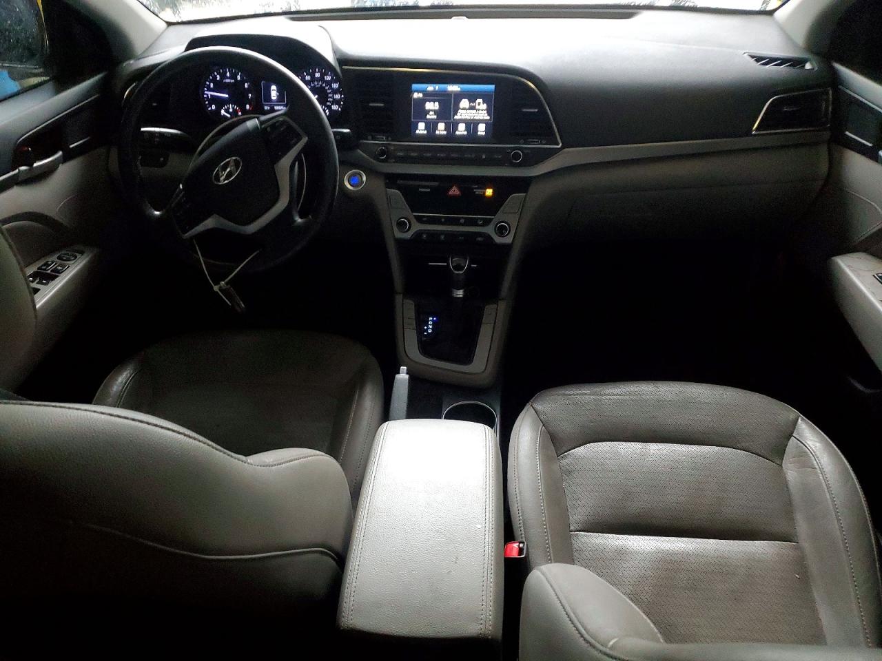 2017 HYUNDAI ELANTRA SE photo 8