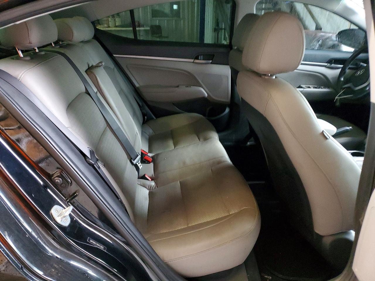 2017 HYUNDAI ELANTRA SE photo 10