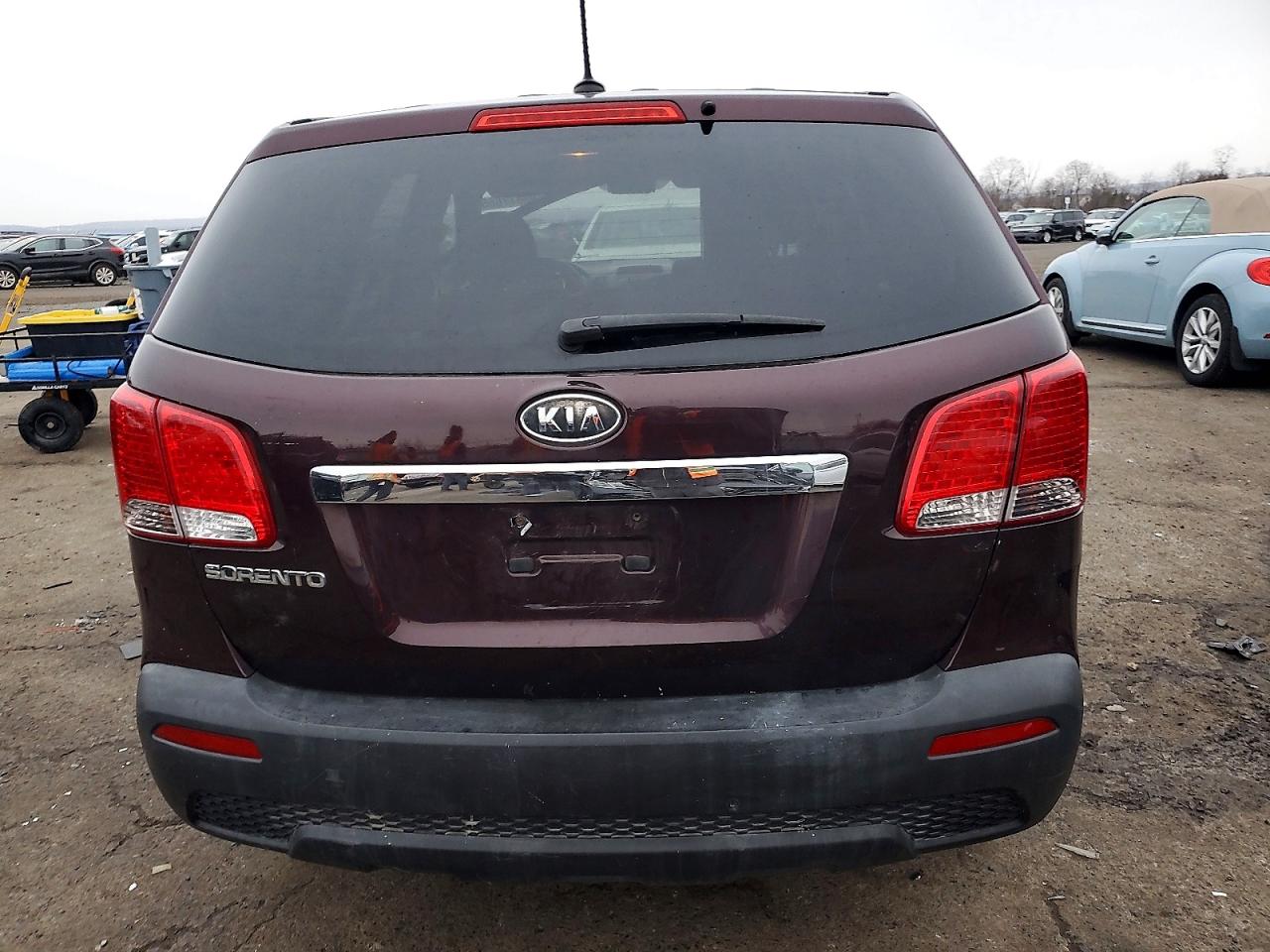 2011 KIA SORENTO BASE photo 11