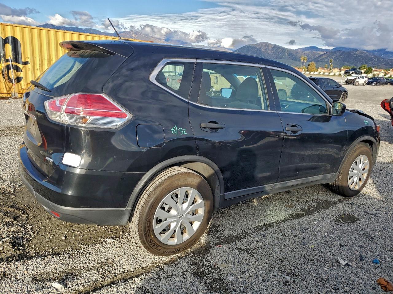 2016 NISSAN ROGUE S photo 3