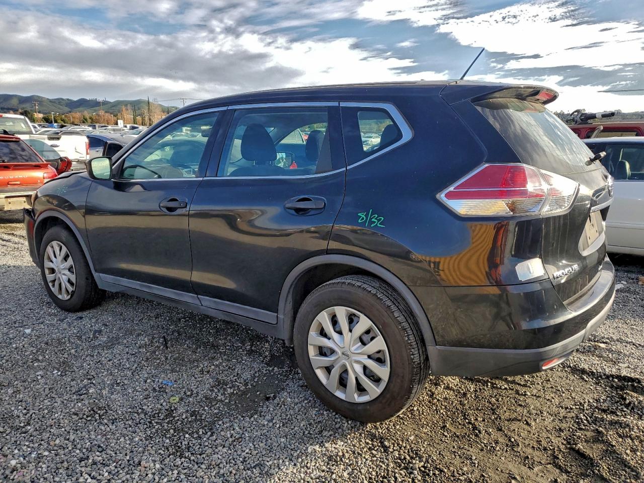 2016 NISSAN ROGUE S photo 2