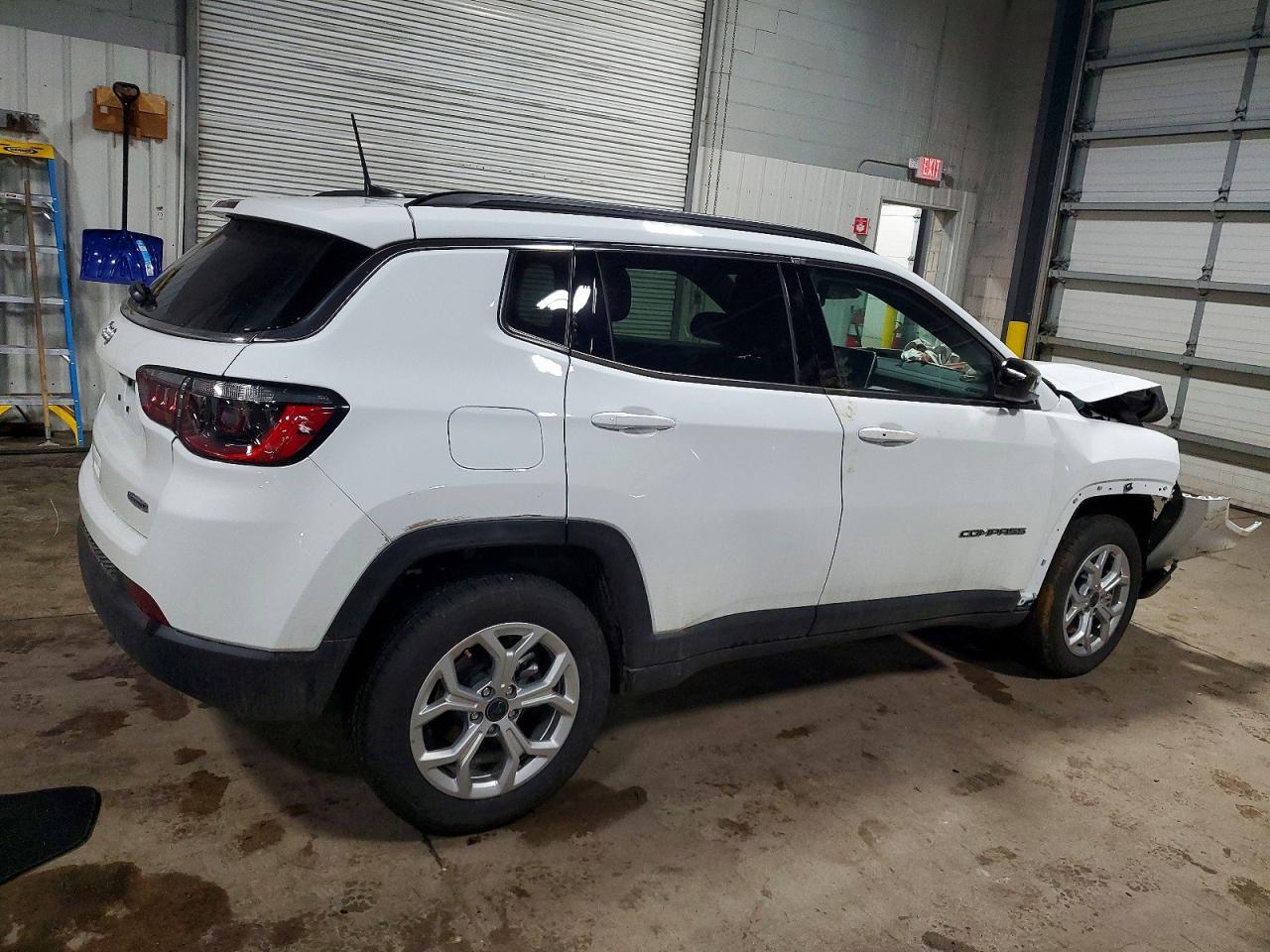 2025 JEEP COMPASS LATITUDE photo 3