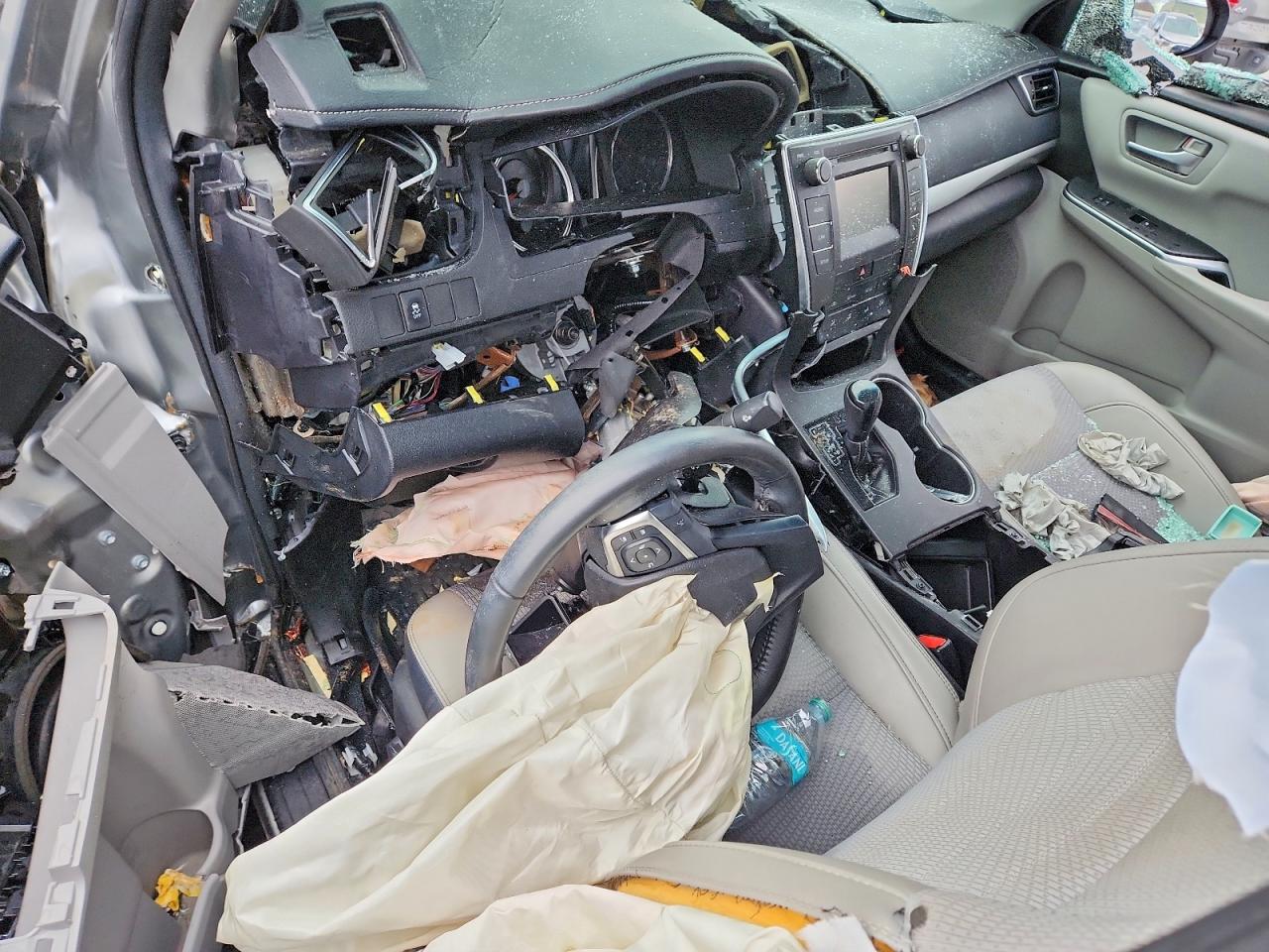 2017 TOYOTA CAMRY SE photo 15