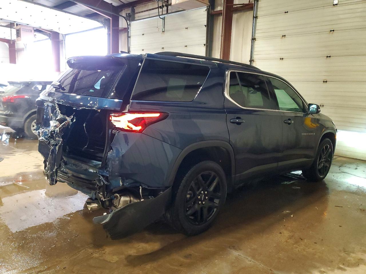 2023 CHEVROLET TRAVERSE LT photo 3