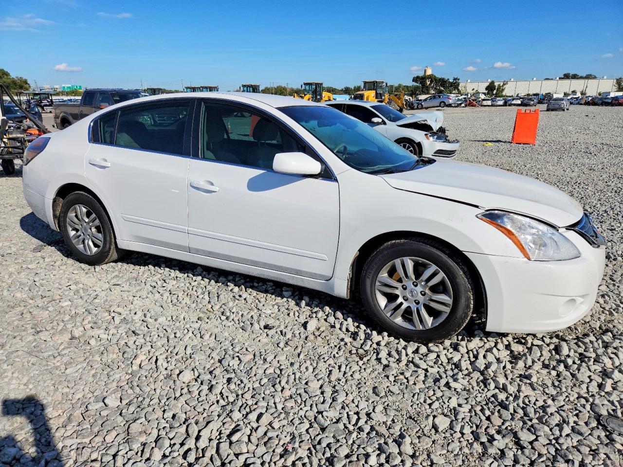 2011 NISSAN ALTIMA BASE photo 4