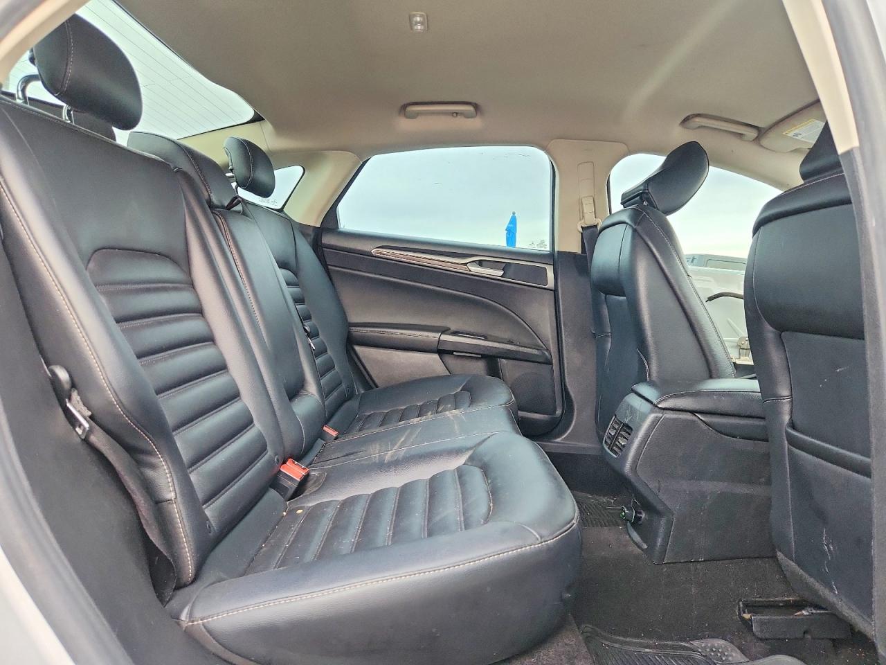 2020 FORD FUSION SEL photo 19