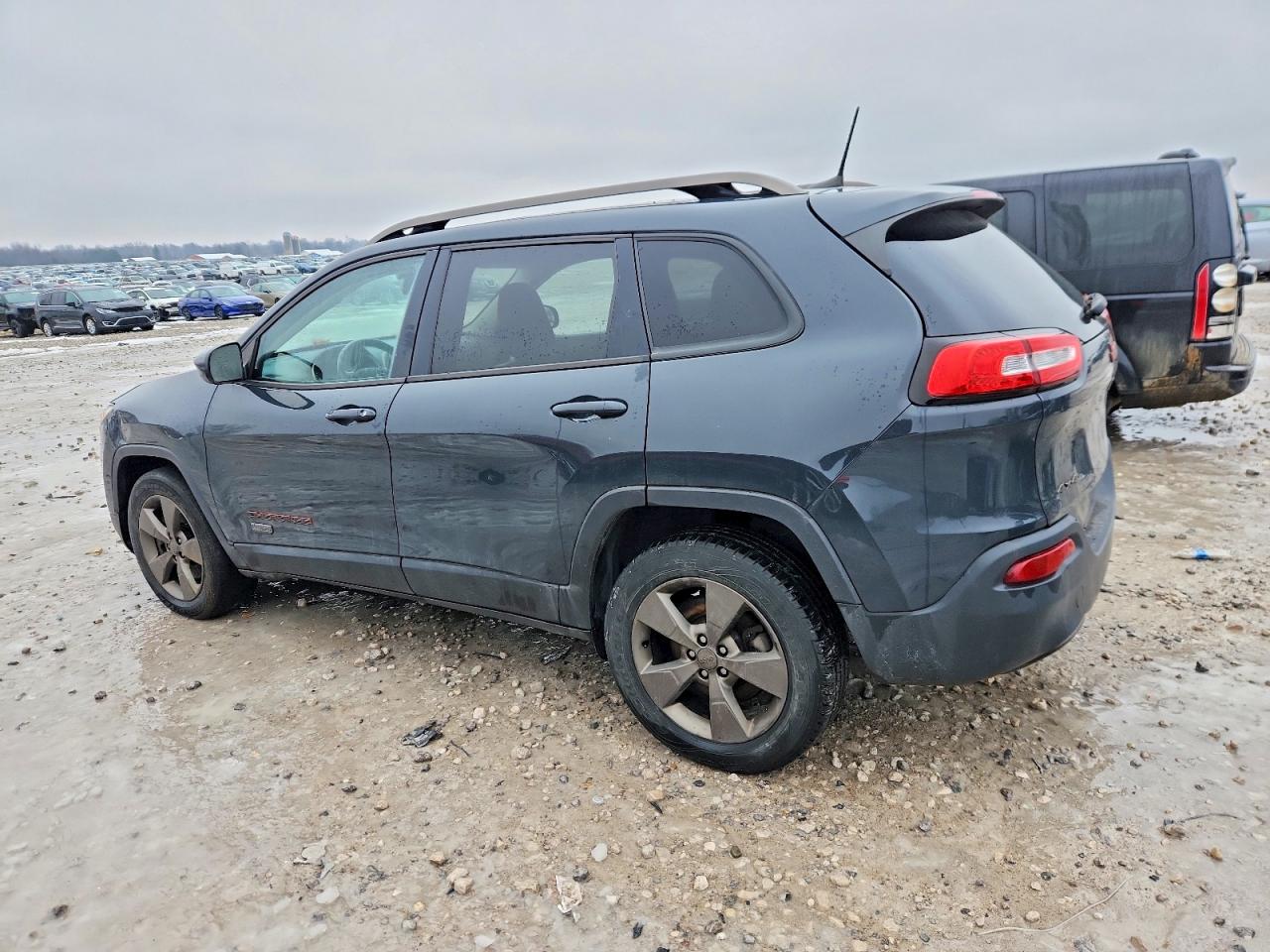 2017 JEEP CHEROKEE LATITUDE photo 2