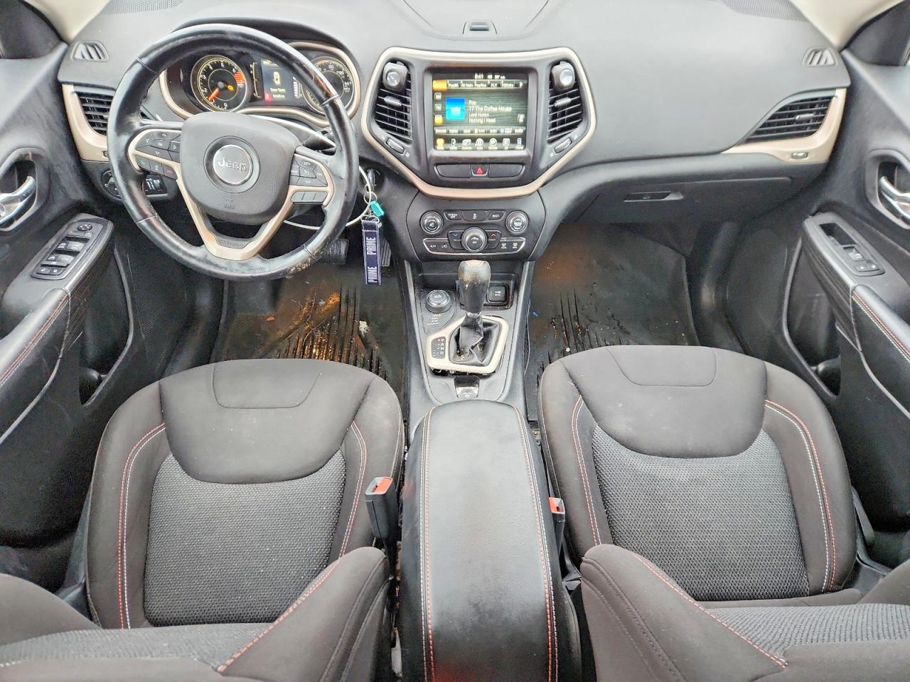 2017 JEEP CHEROKEE LATITUDE photo 8