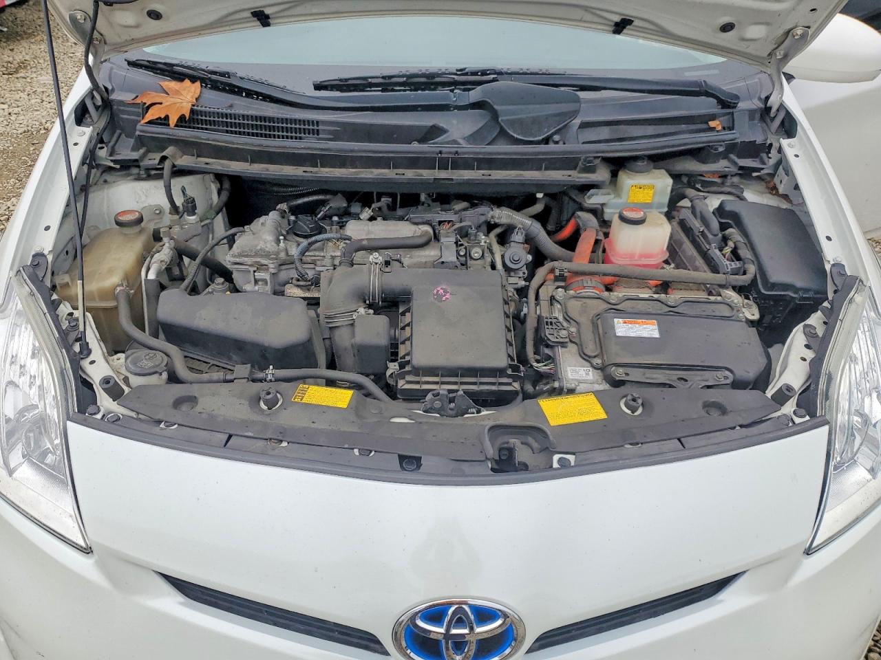 2014 TOYOTA PRIUS photo 11