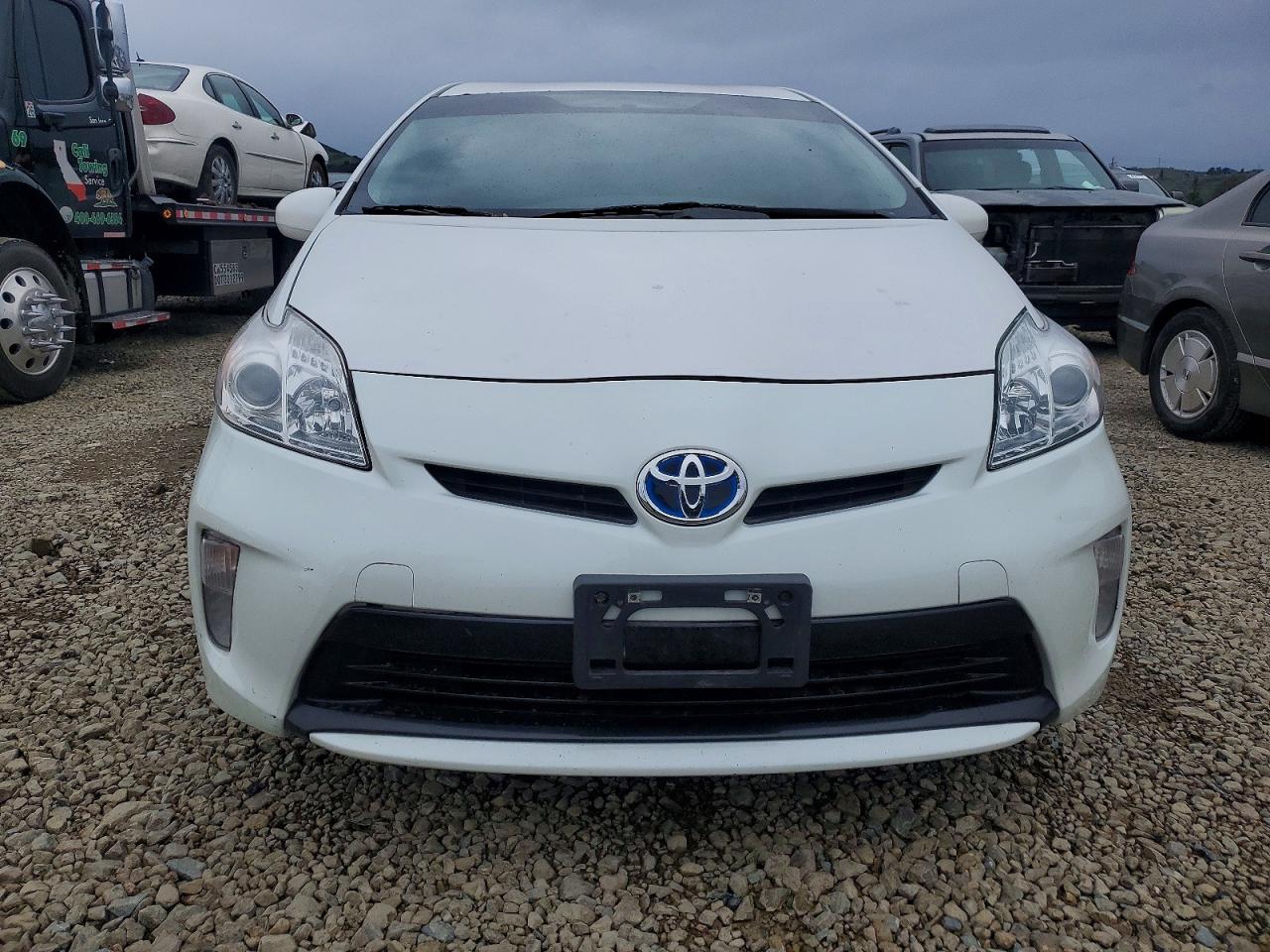 2014 TOYOTA PRIUS photo 5