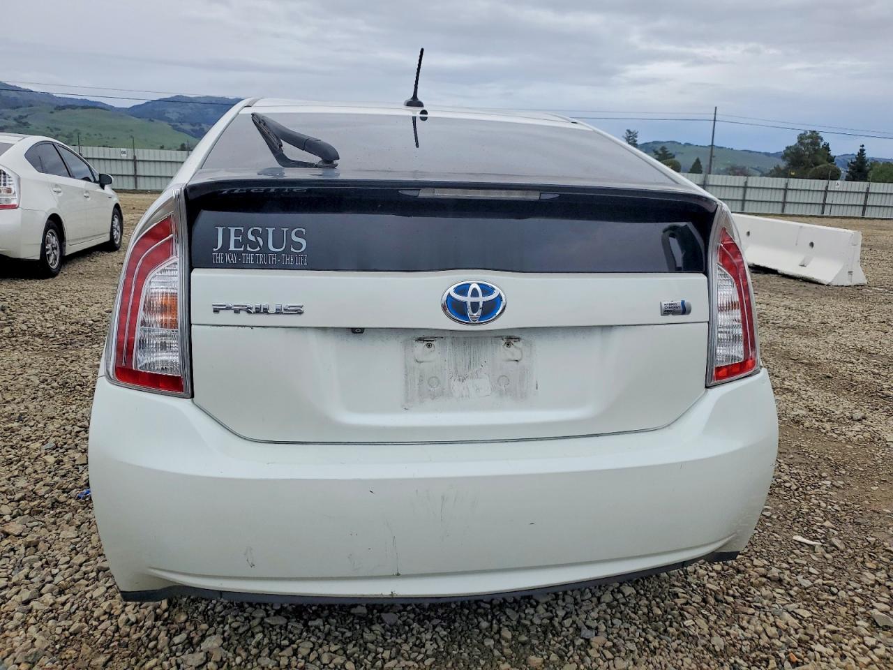 2014 TOYOTA PRIUS photo 6
