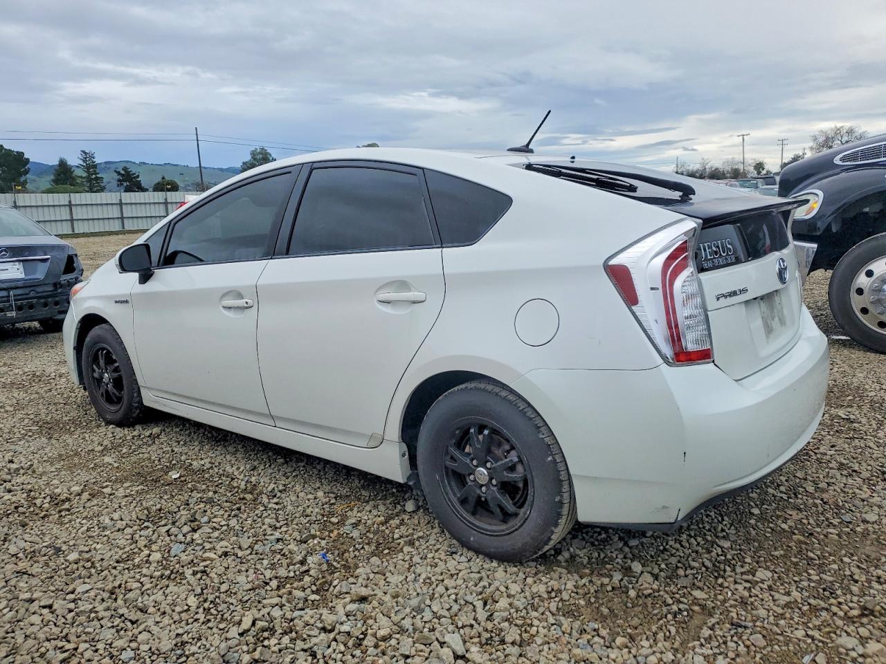 2014 TOYOTA PRIUS photo 2