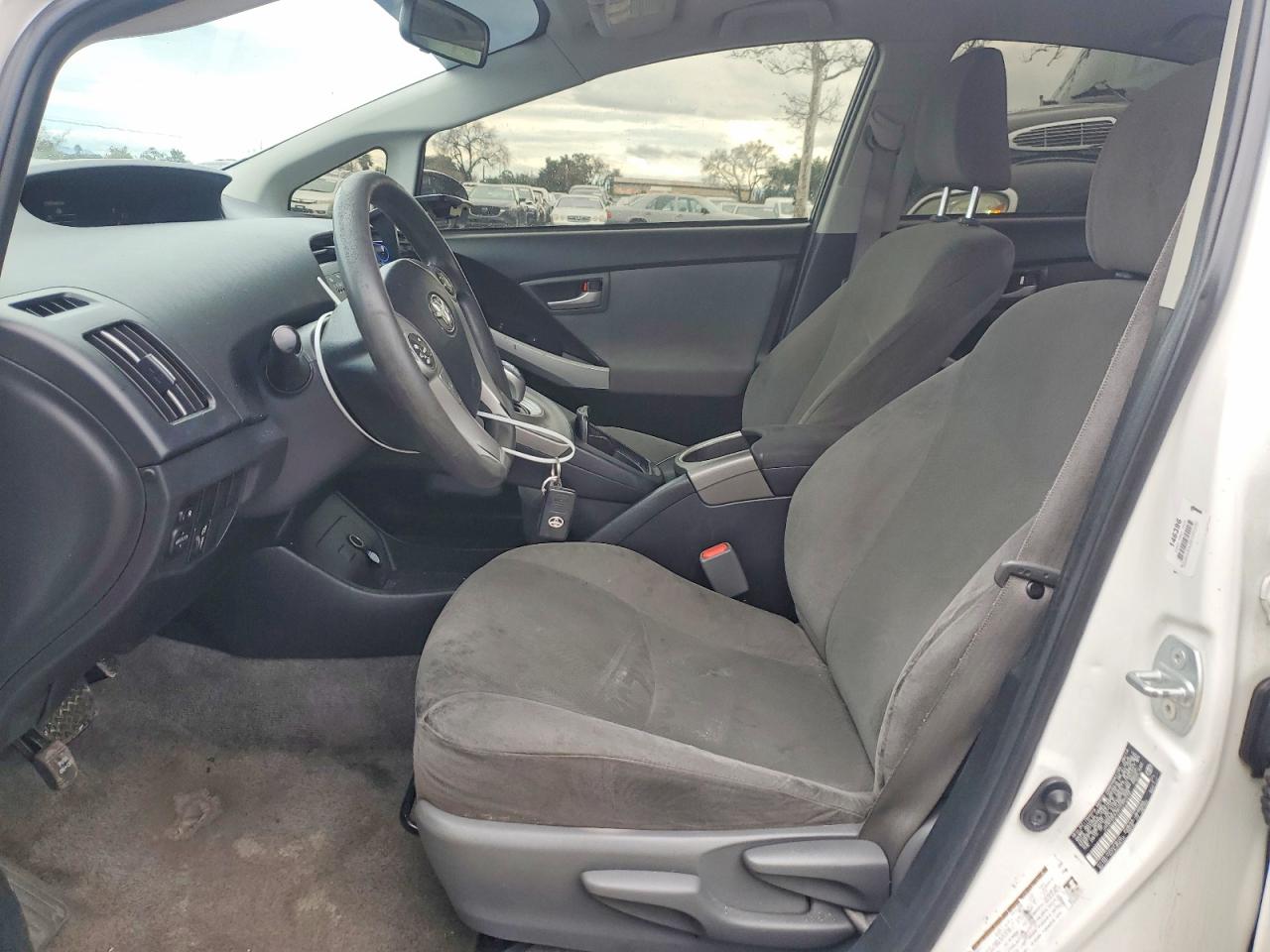 2014 TOYOTA PRIUS photo 7