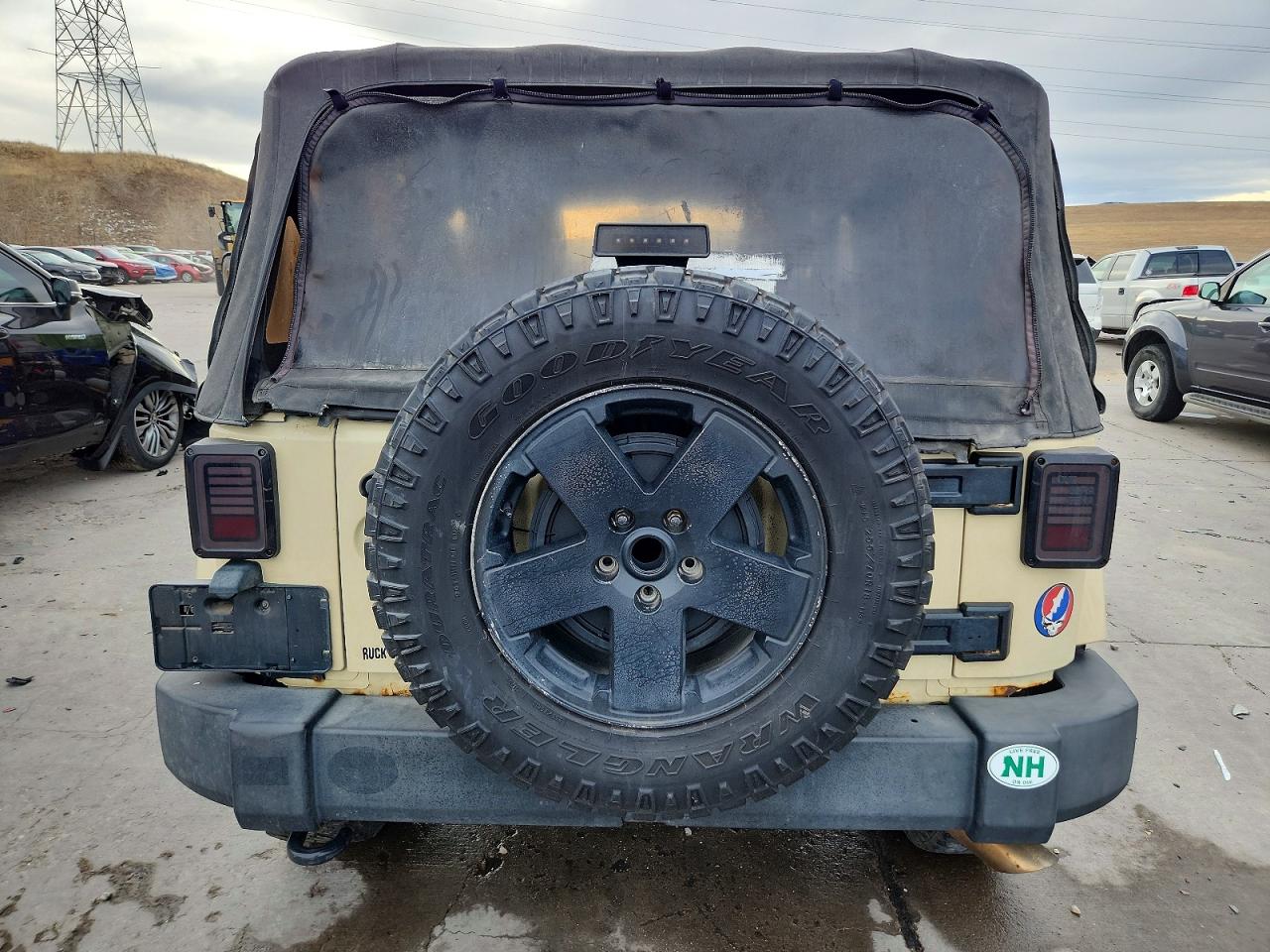 2011 JEEP WRANGLER SAHARA photo 6