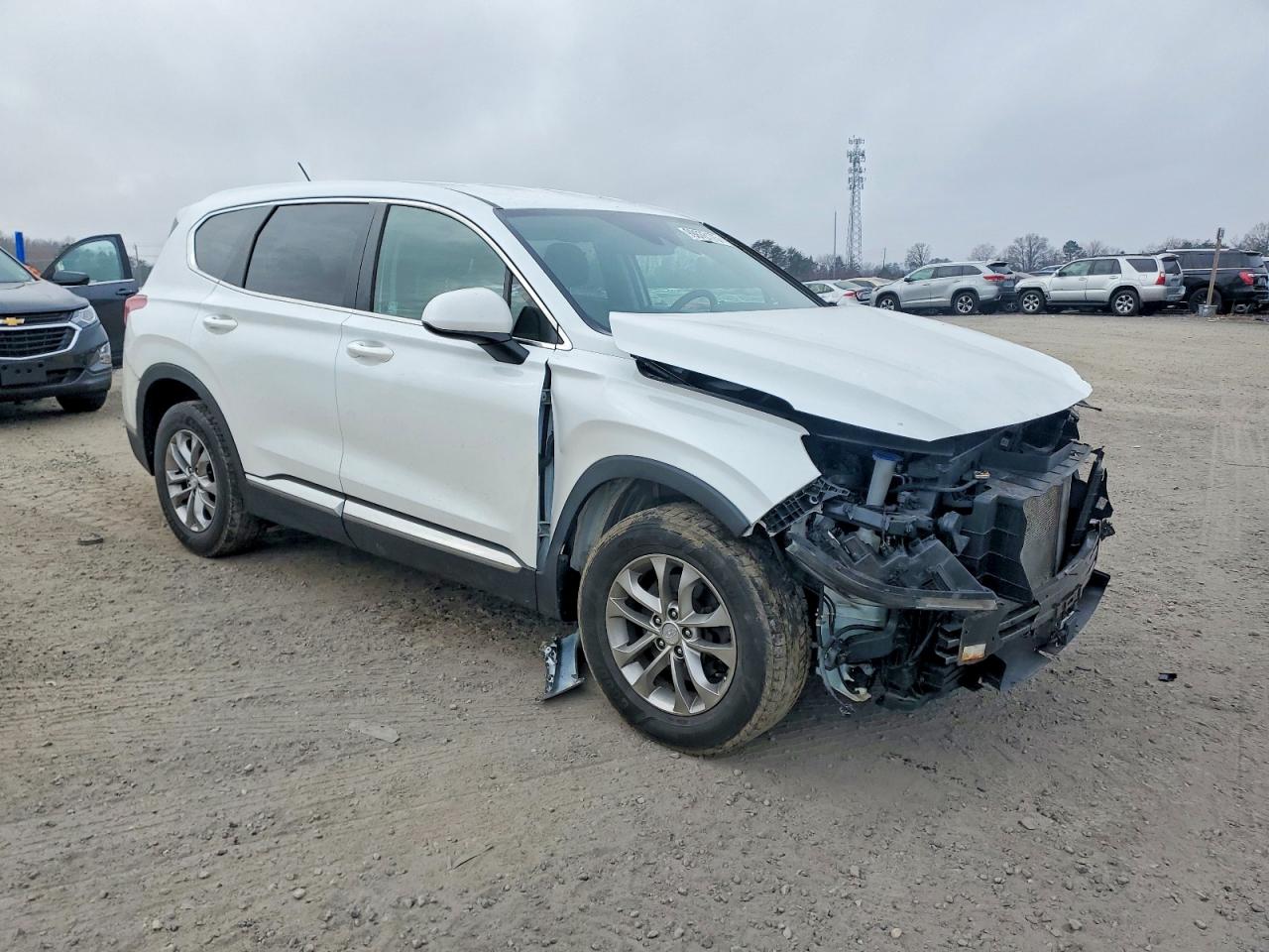 2019 HYUNDAI SANTA FE SE 2.4L photo 4