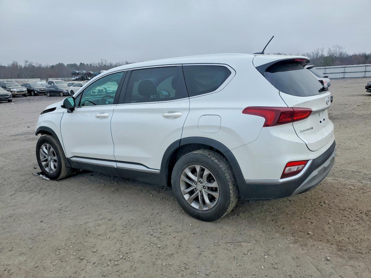 2019 HYUNDAI SANTA FE SE 2.4L photo 2