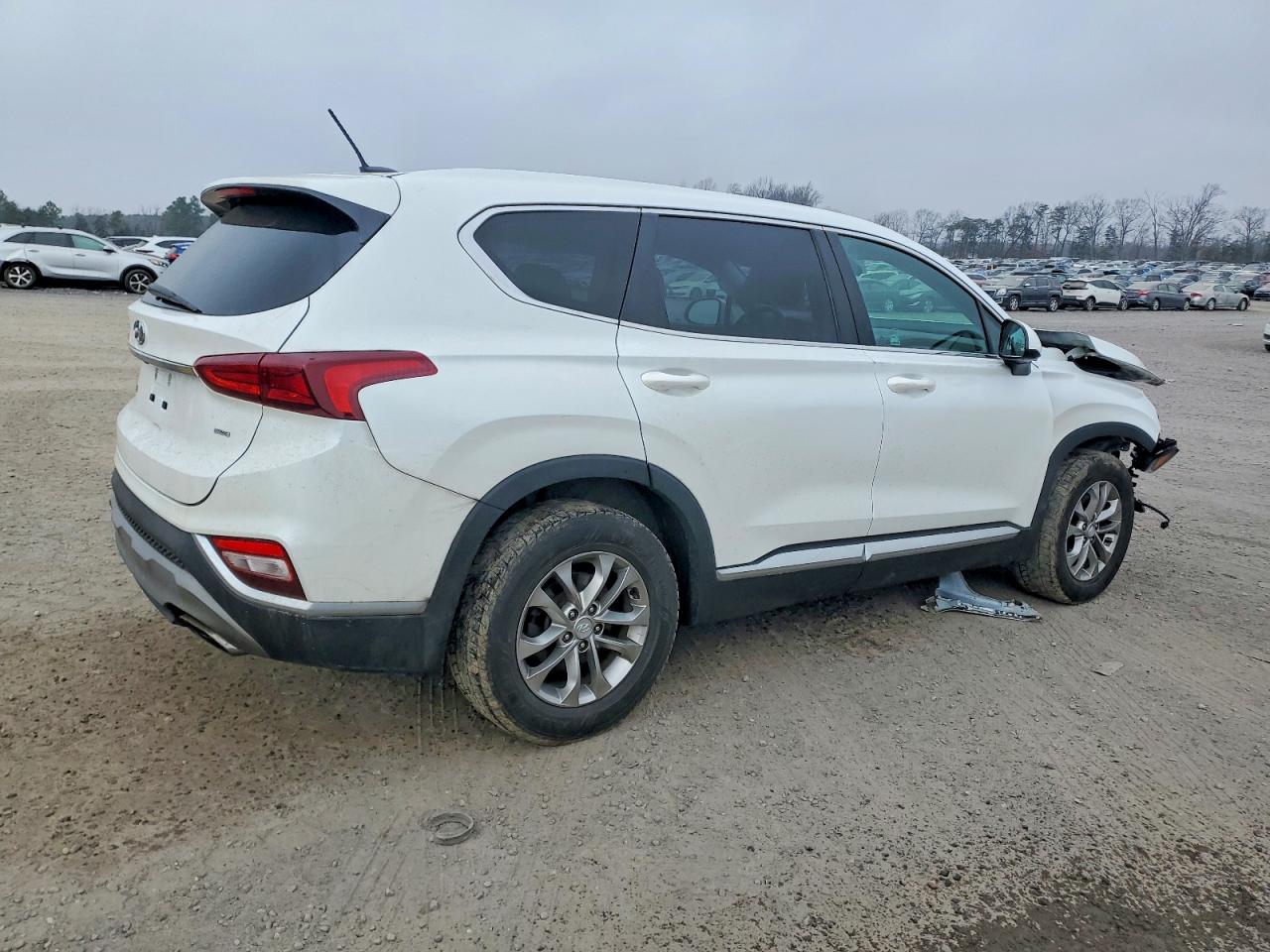 2019 HYUNDAI SANTA FE SE 2.4L photo 3