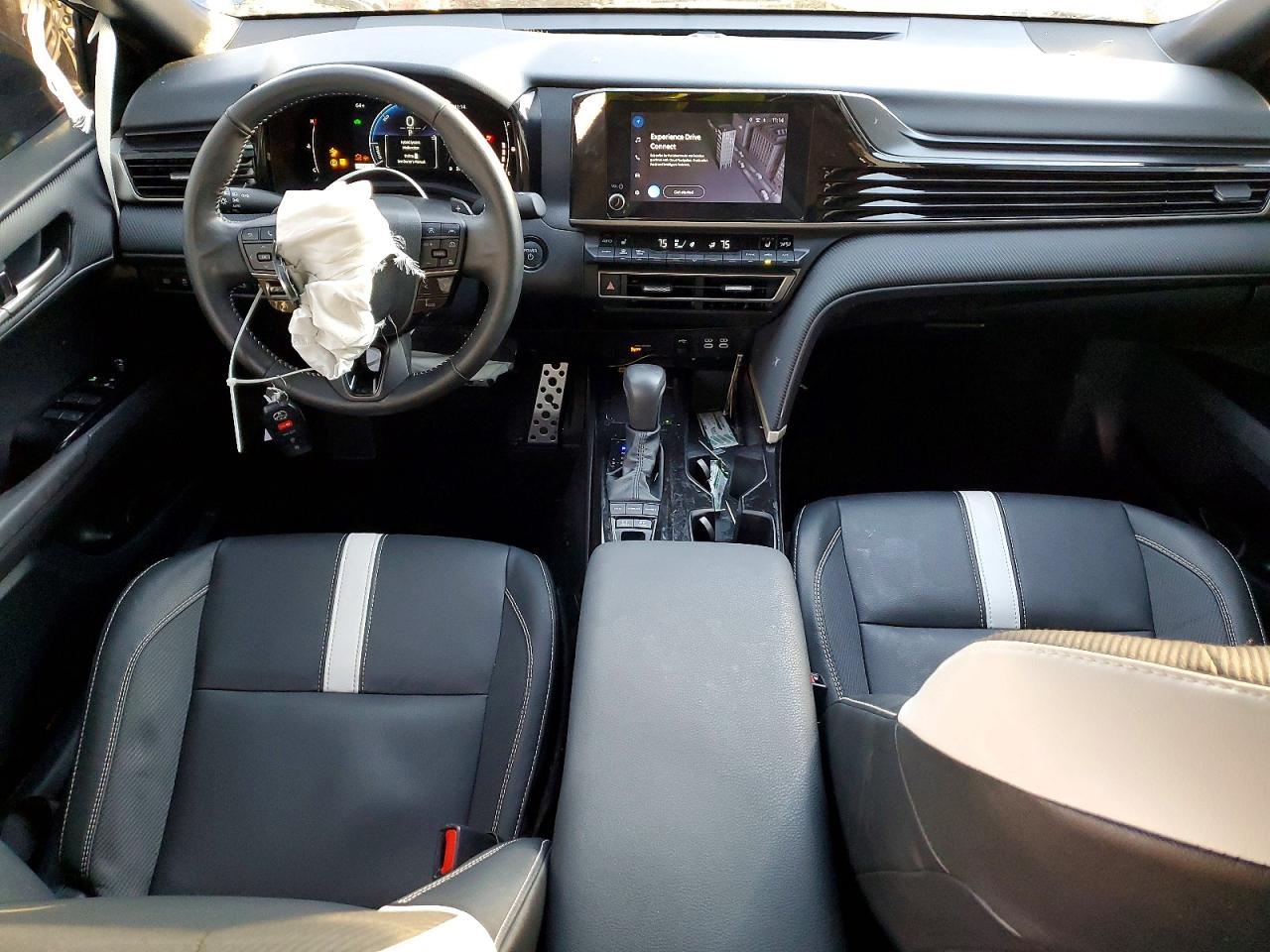 2025 TOYOTA CAMRY SE photo 8