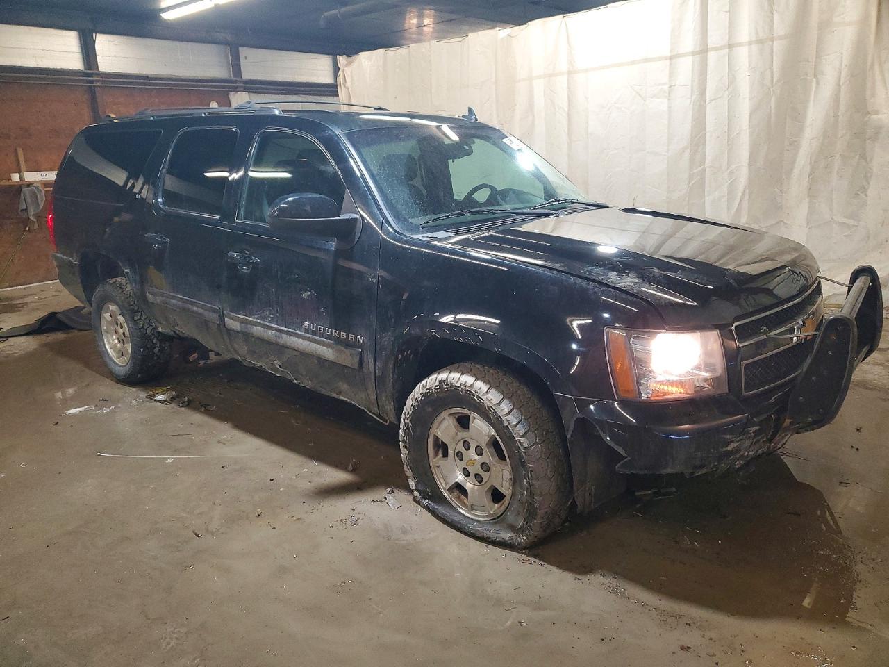 2013 CHEVROLET SUBURBAN K1500 LT photo 4