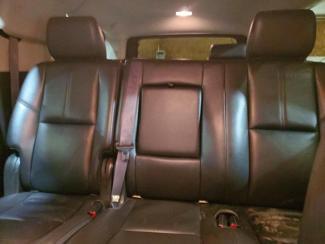 2013 CHEVROLET SUBURBAN K1500 LT photo 10