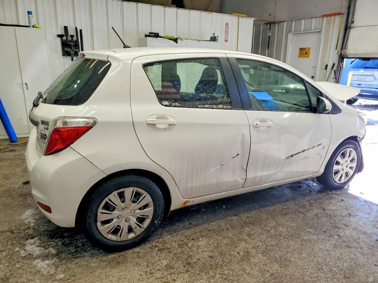2012 TOYOTA YARIS photo 3