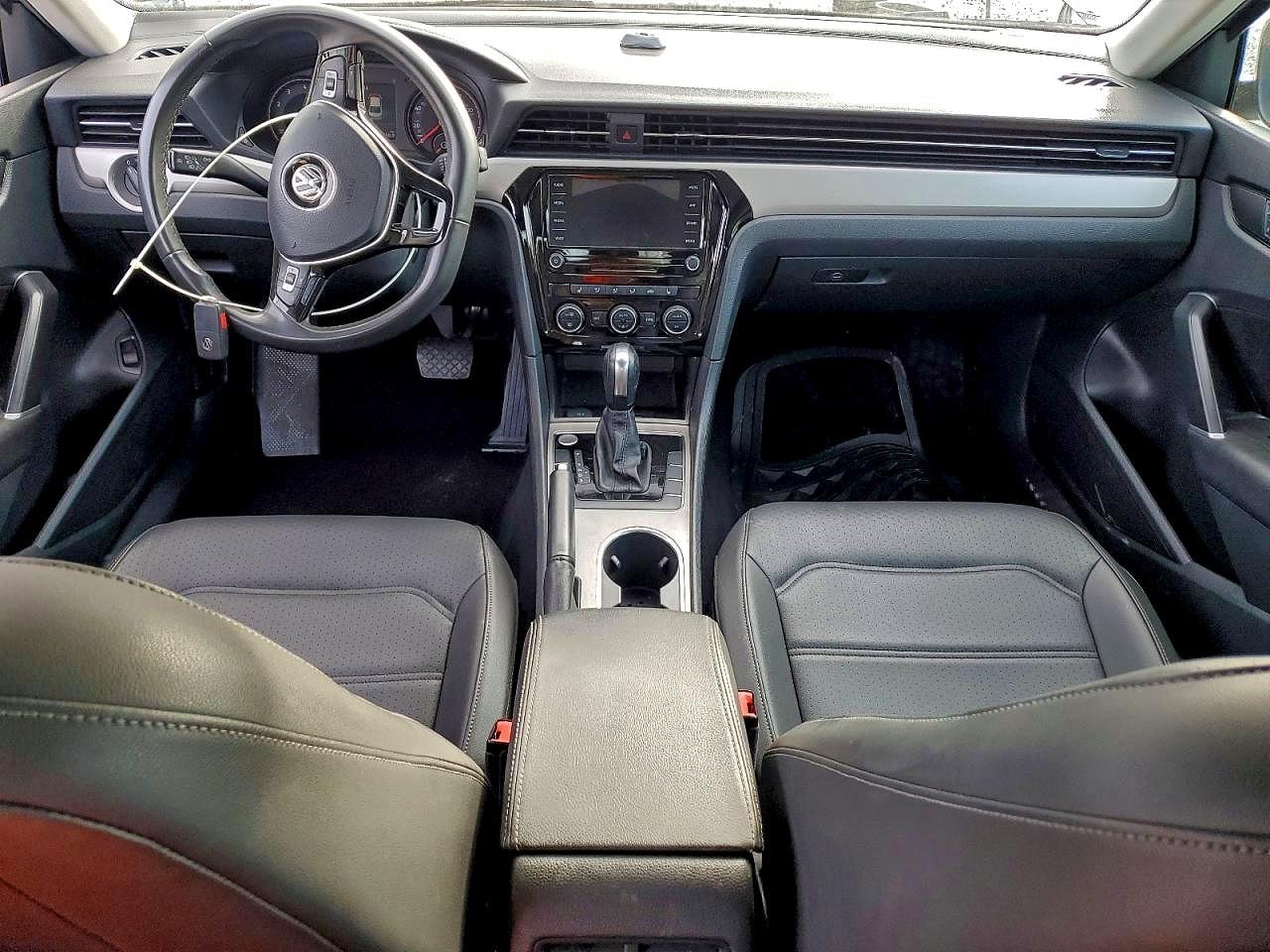 2021 VOLKSWAGEN PASSAT SE photo 8