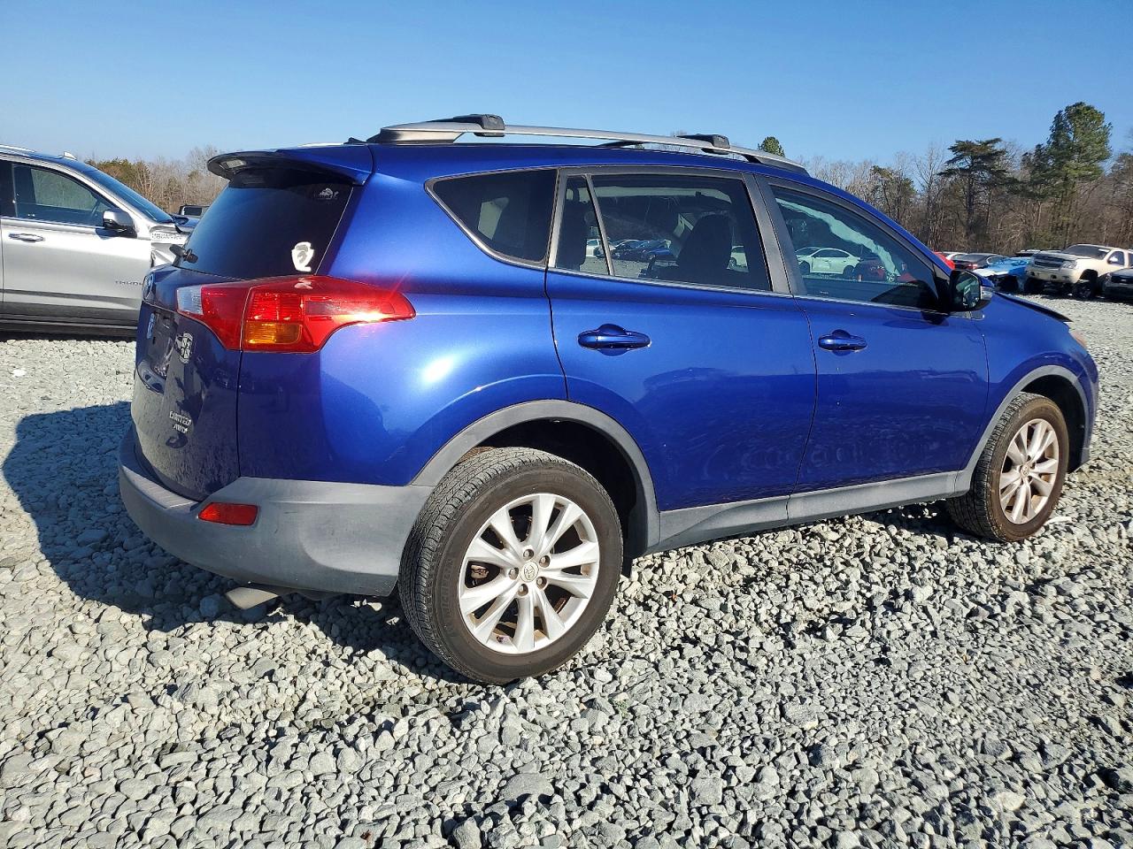 2014 TOYOTA RAV4 photo 3