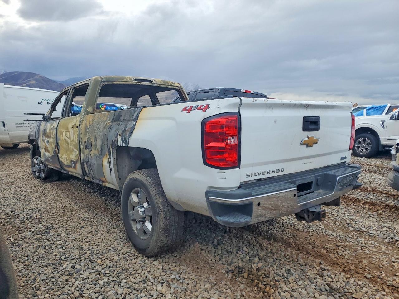 2019 CHEVROLET SILVERADO K3500 photo 2