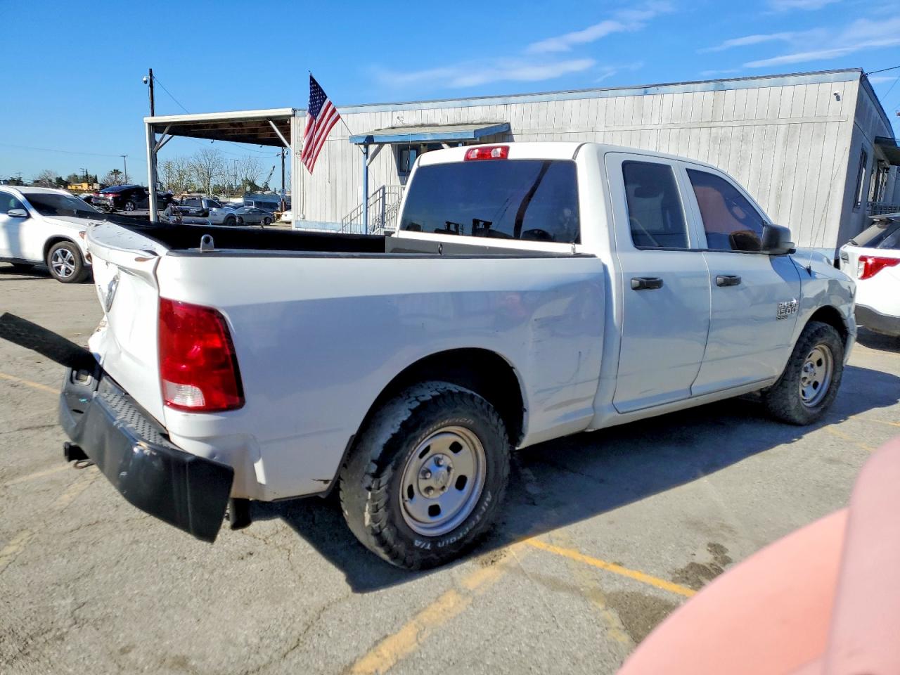 2019 RAM 1500 CLASSIC TRADESMAN photo 3