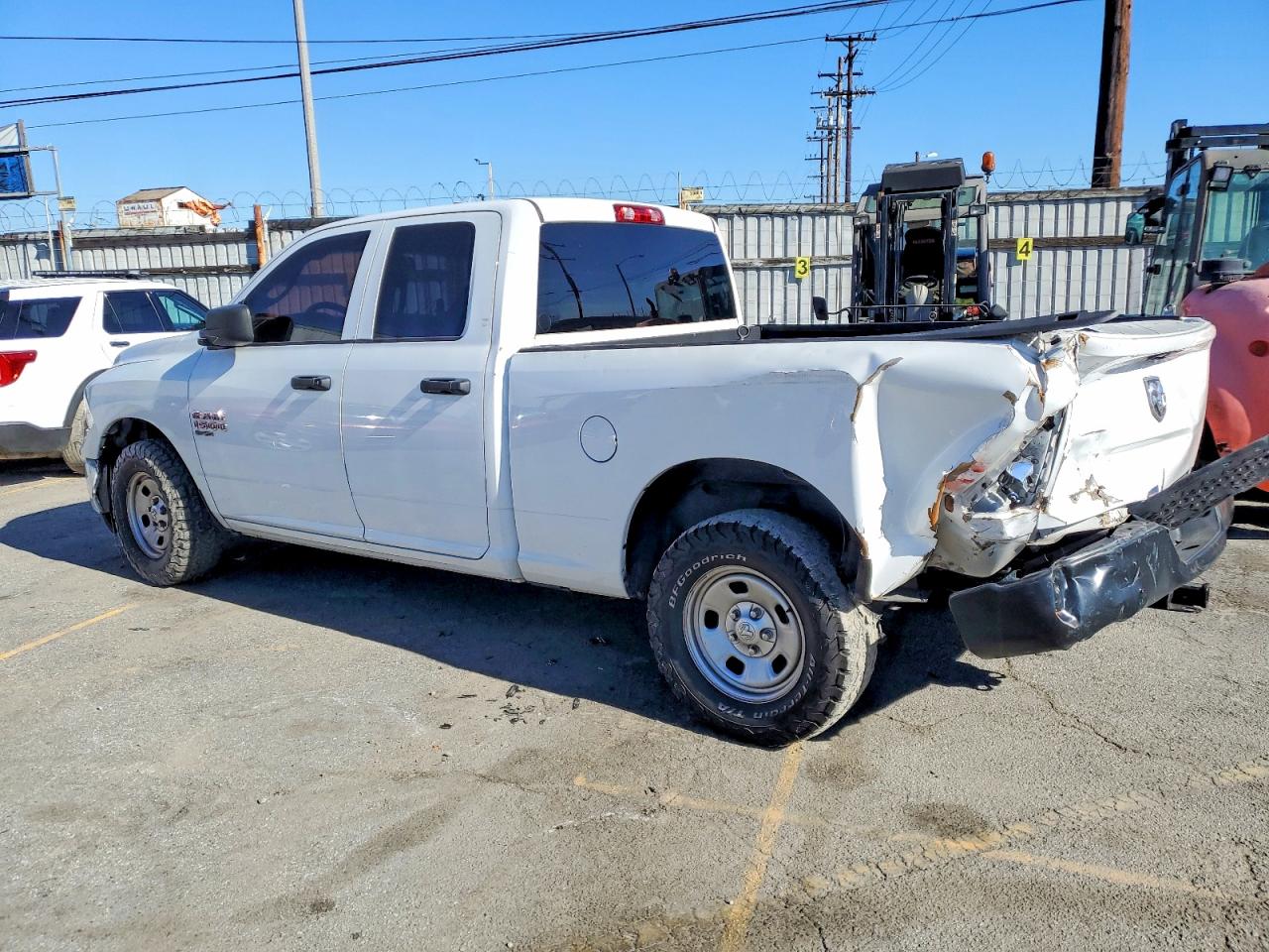 2019 RAM 1500 CLASSIC TRADESMAN photo 2