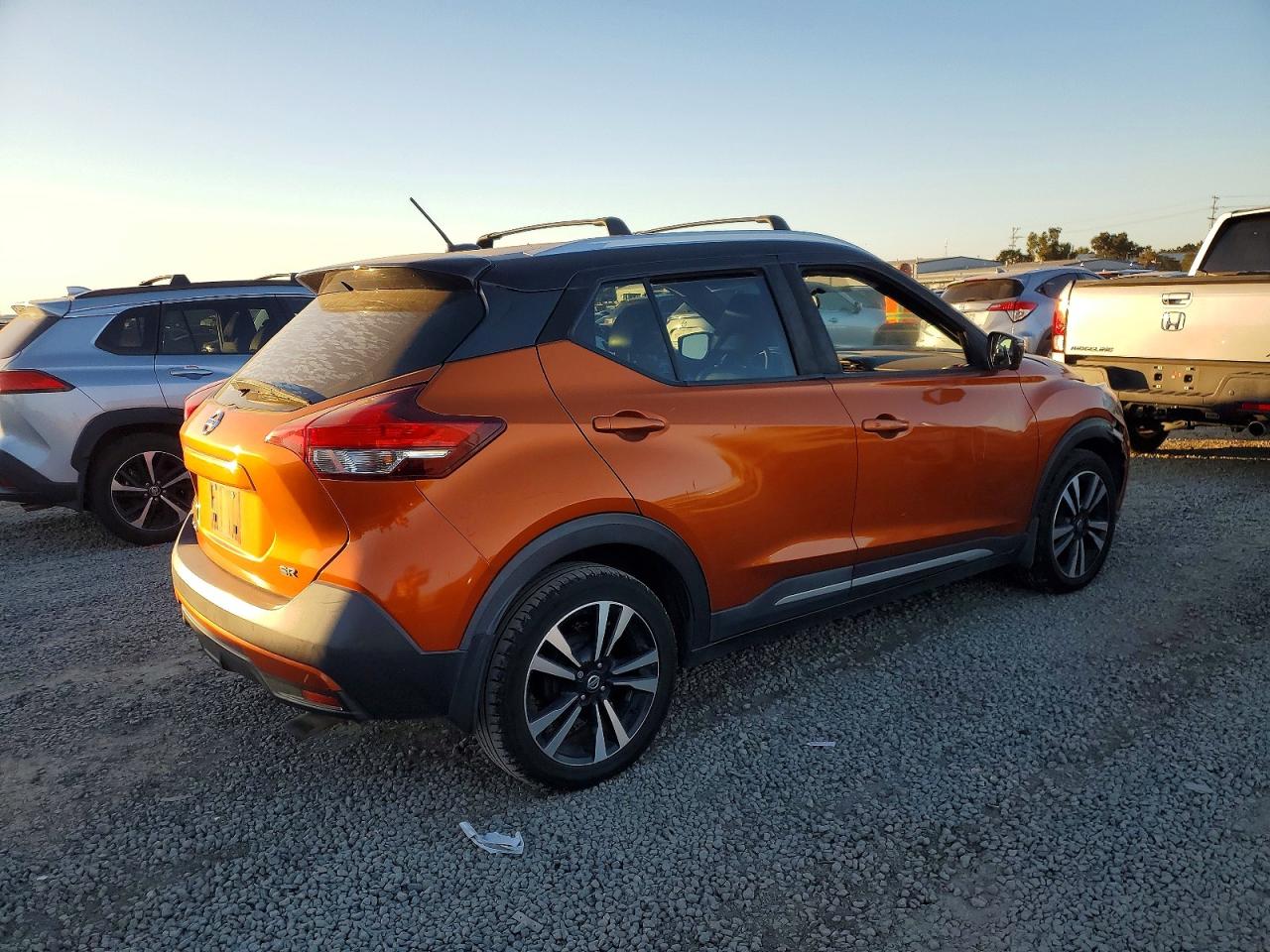 2019 NISSAN KICKS S photo 3