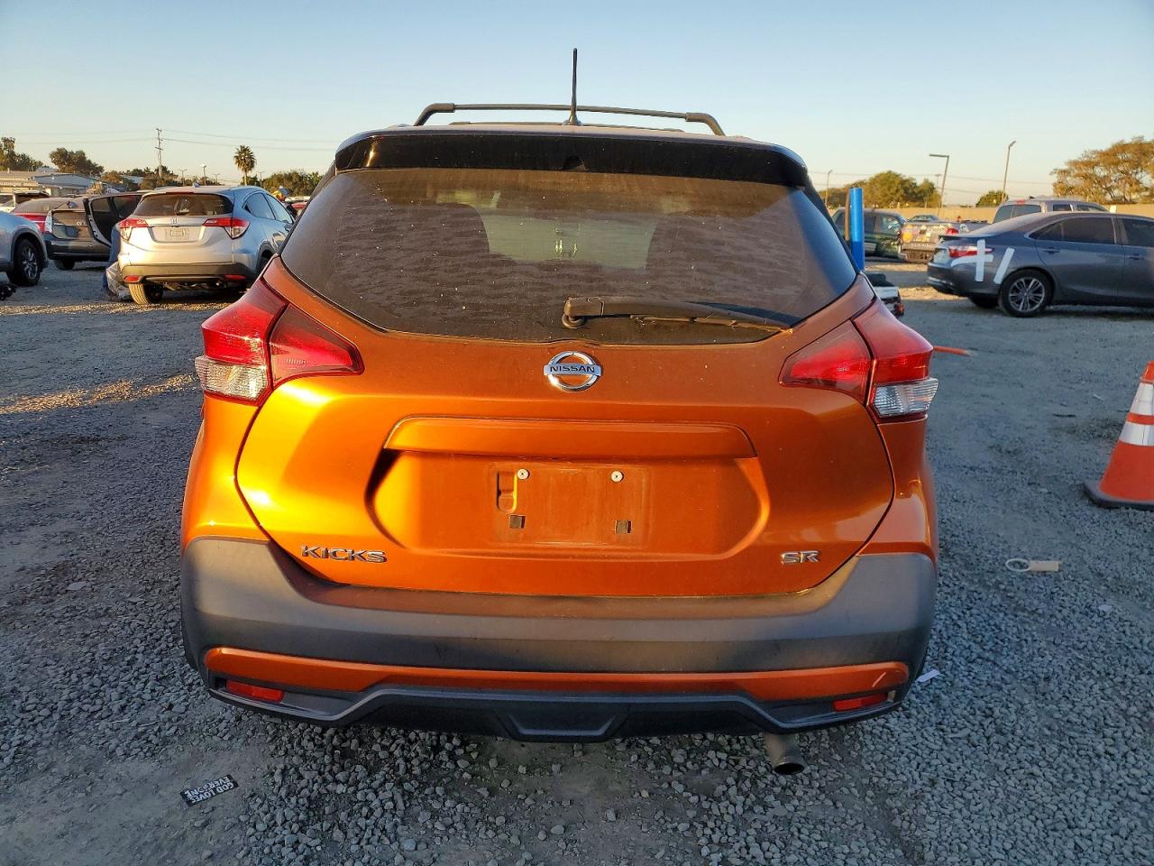 2019 NISSAN KICKS S photo 6