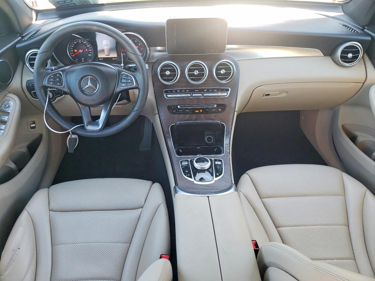 2018 MERCEDES-BENZ GLC 300 photo 8