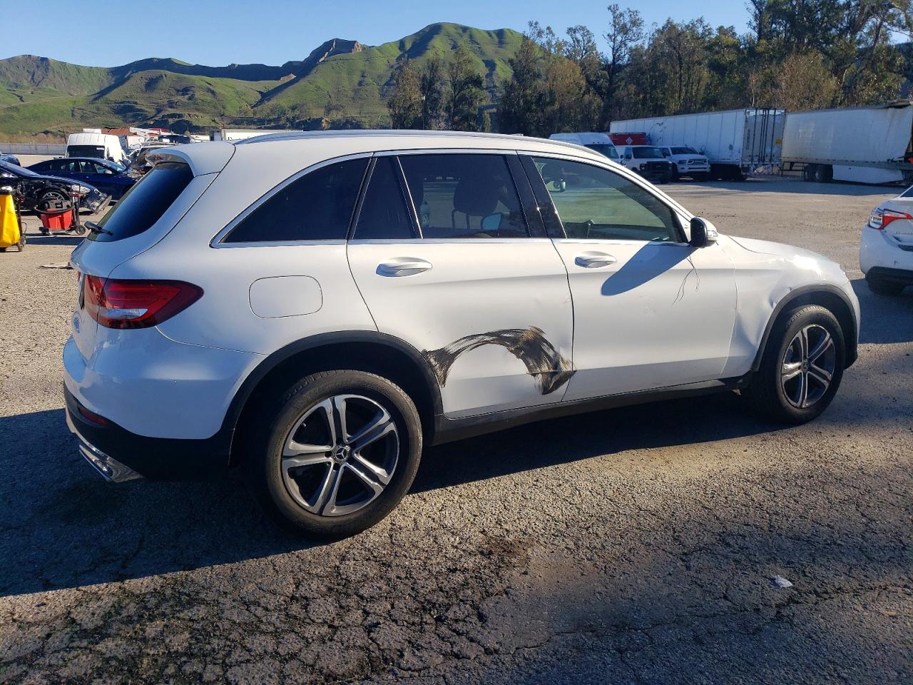 2018 MERCEDES-BENZ GLC 300 photo 3