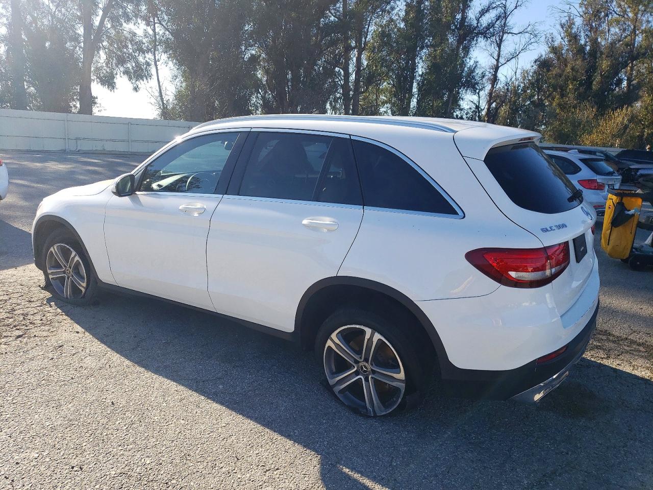 2018 MERCEDES-BENZ GLC 300 photo 2