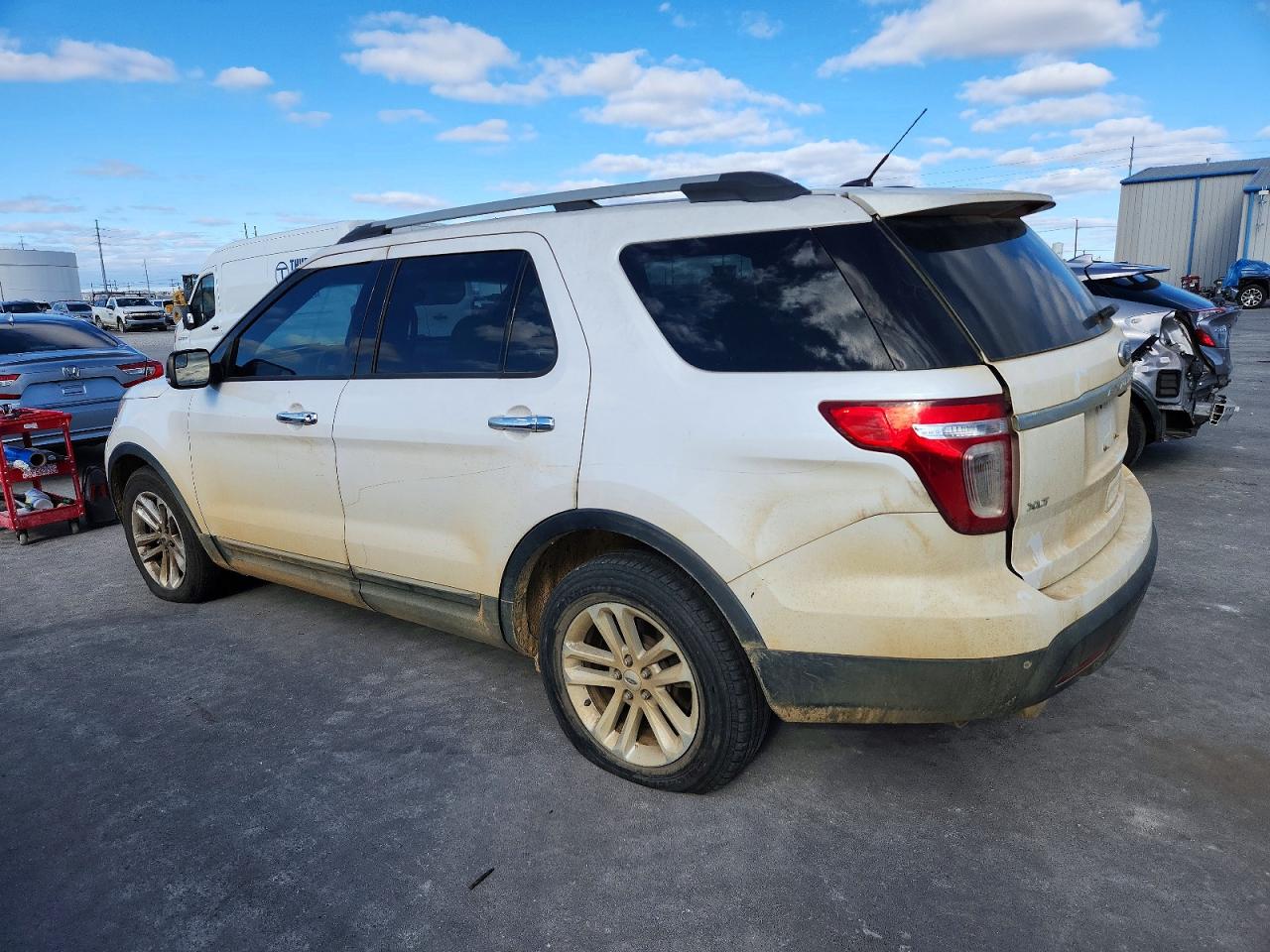 2015 FORD EXPLORER XLT photo 2