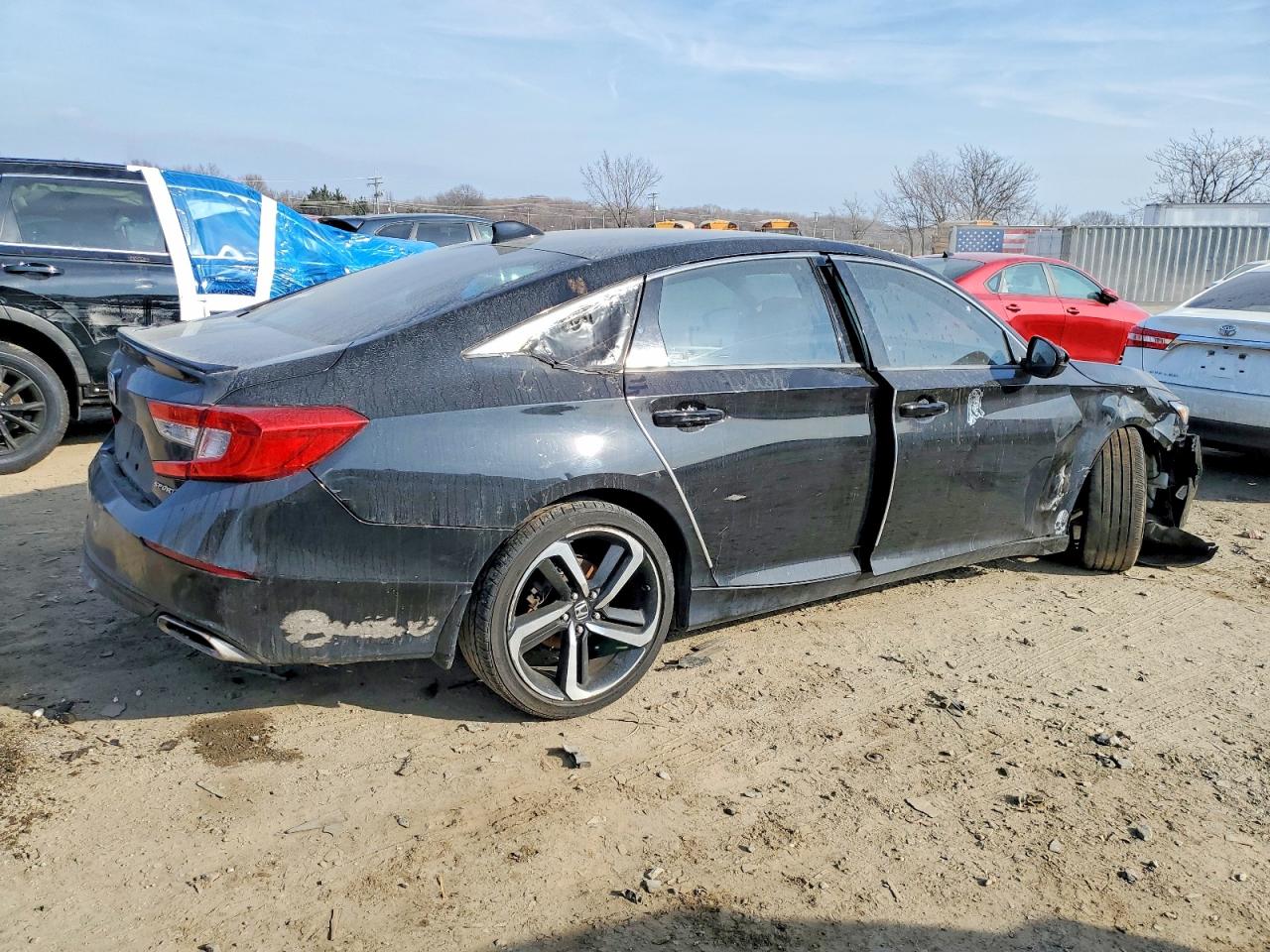 2018 HONDA ACCORD SPORT photo 3