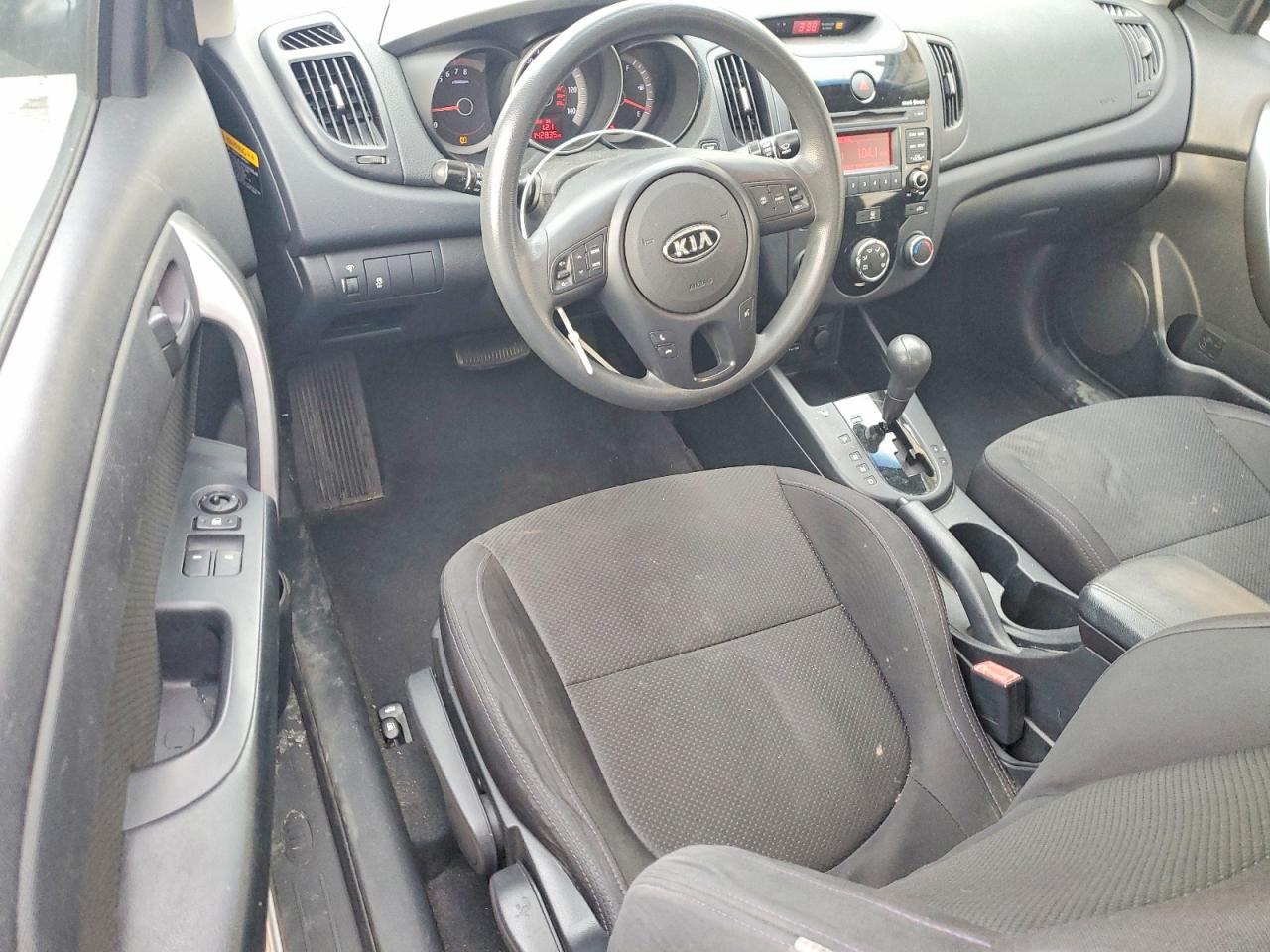 2010 KIA FORTE EX photo 8