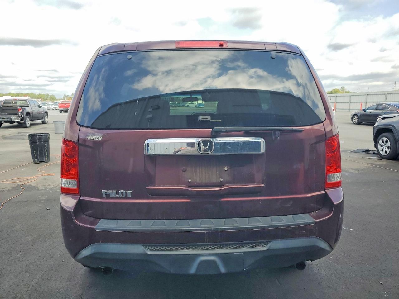 2012 HONDA PILOT LX photo 6