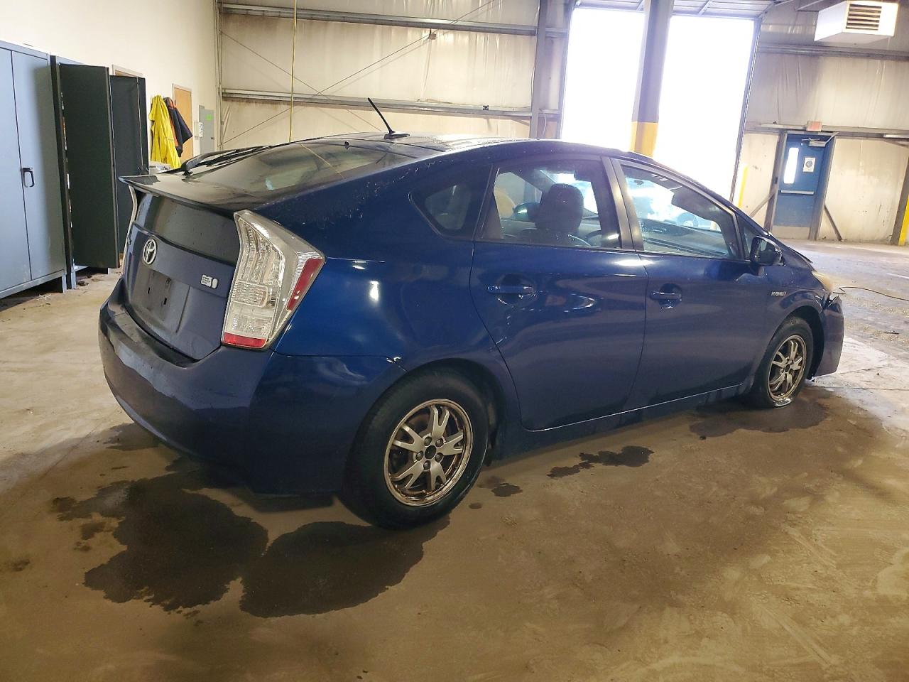 2011 TOYOTA PRIUS photo 5