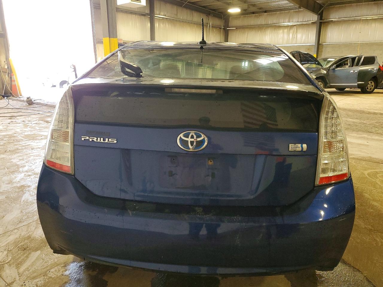 2011 TOYOTA PRIUS photo 11