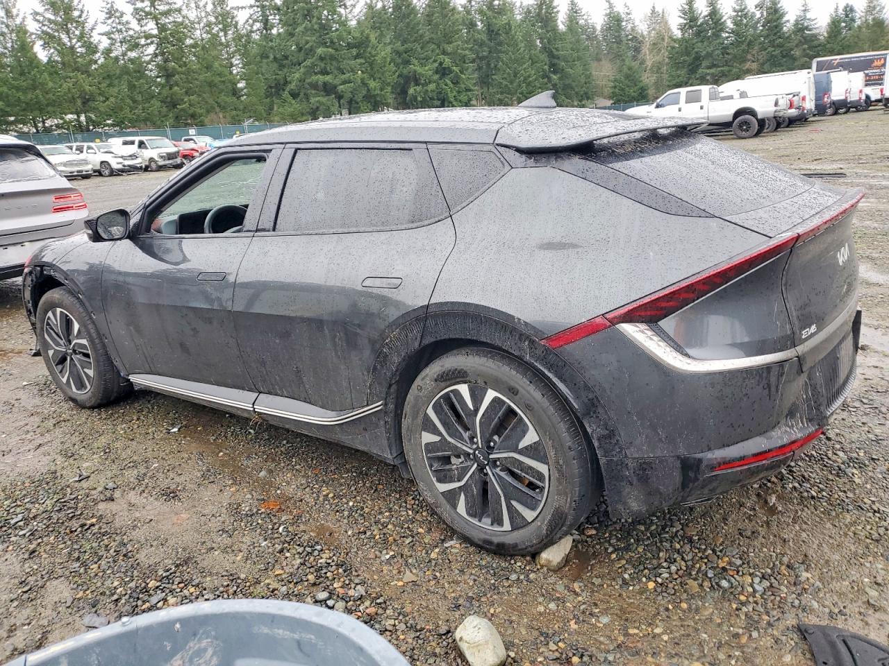 2024 KIA EV6 WIND photo 2