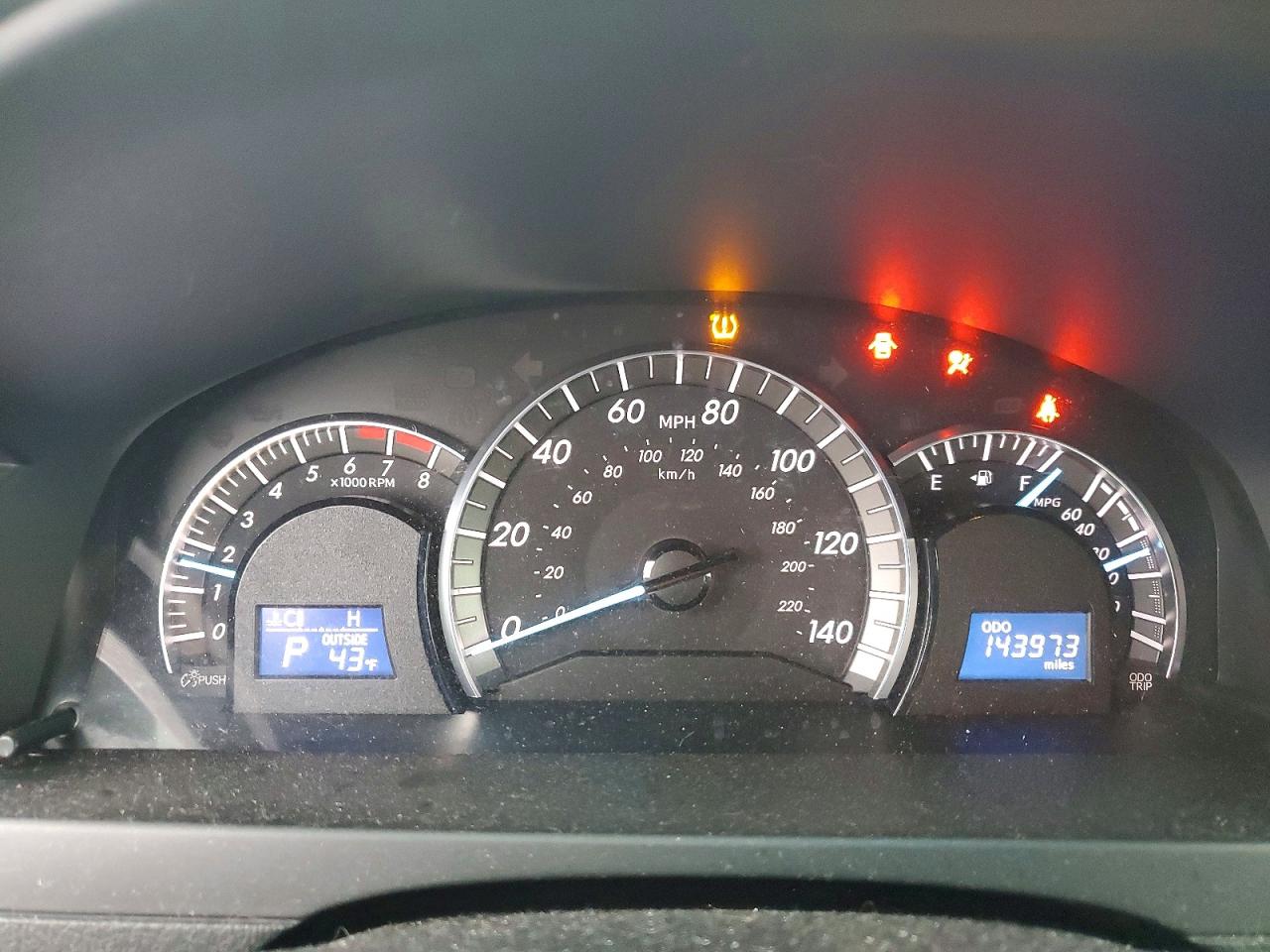 2013 TOYOTA CAMRY L photo 9