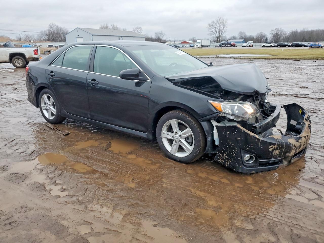 2013 TOYOTA CAMRY L photo 4