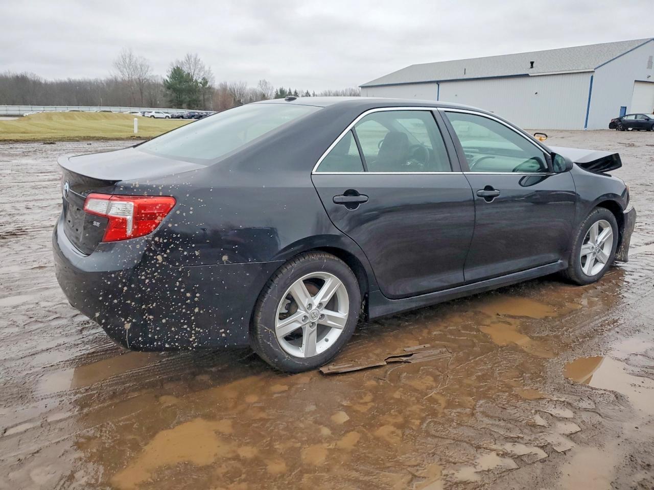 2013 TOYOTA CAMRY L photo 3